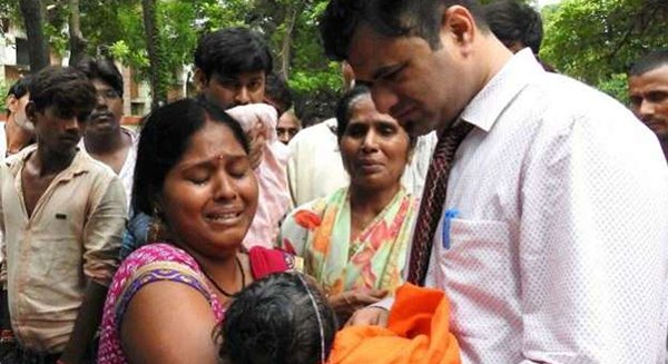 Thetealoverr's tweet photo. A dr who served the humanity without seeing any religion that he is inside the jail .under NSA . 
#DrKafeel_LifeMatters #DrKafeel_LifeMatters 
#Dr_Kafeel_पर_अत्याचार_बंद_करो https://t.co/zhIGfFsjhA