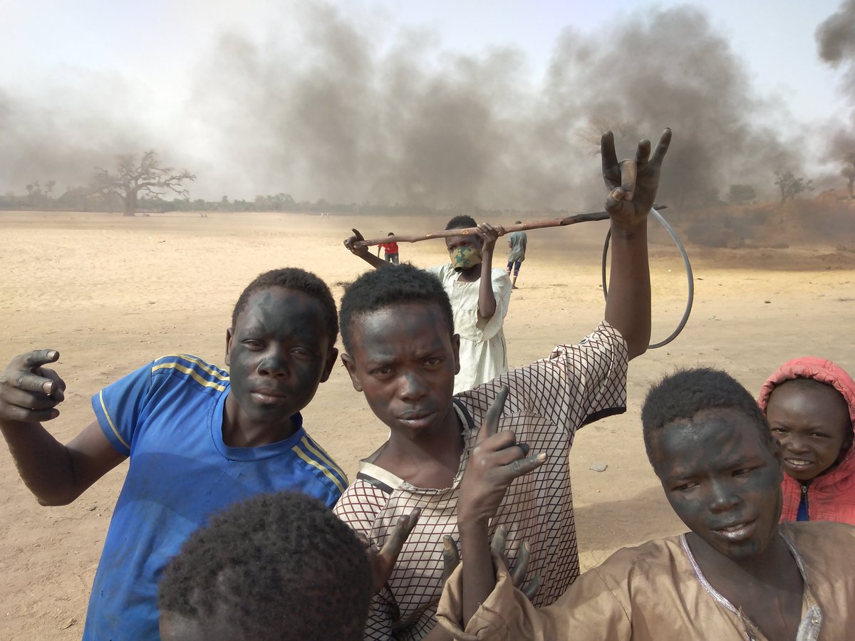 اليوم الثالث من الاعتصام السلمي في مدينة كتم ضد التهميش والظلم والعنصرية واغتصاب أراضي المزارعين العزل من قبل المتفلتين الذين يمتلكون السلاح وعربات الدفع الرباعي