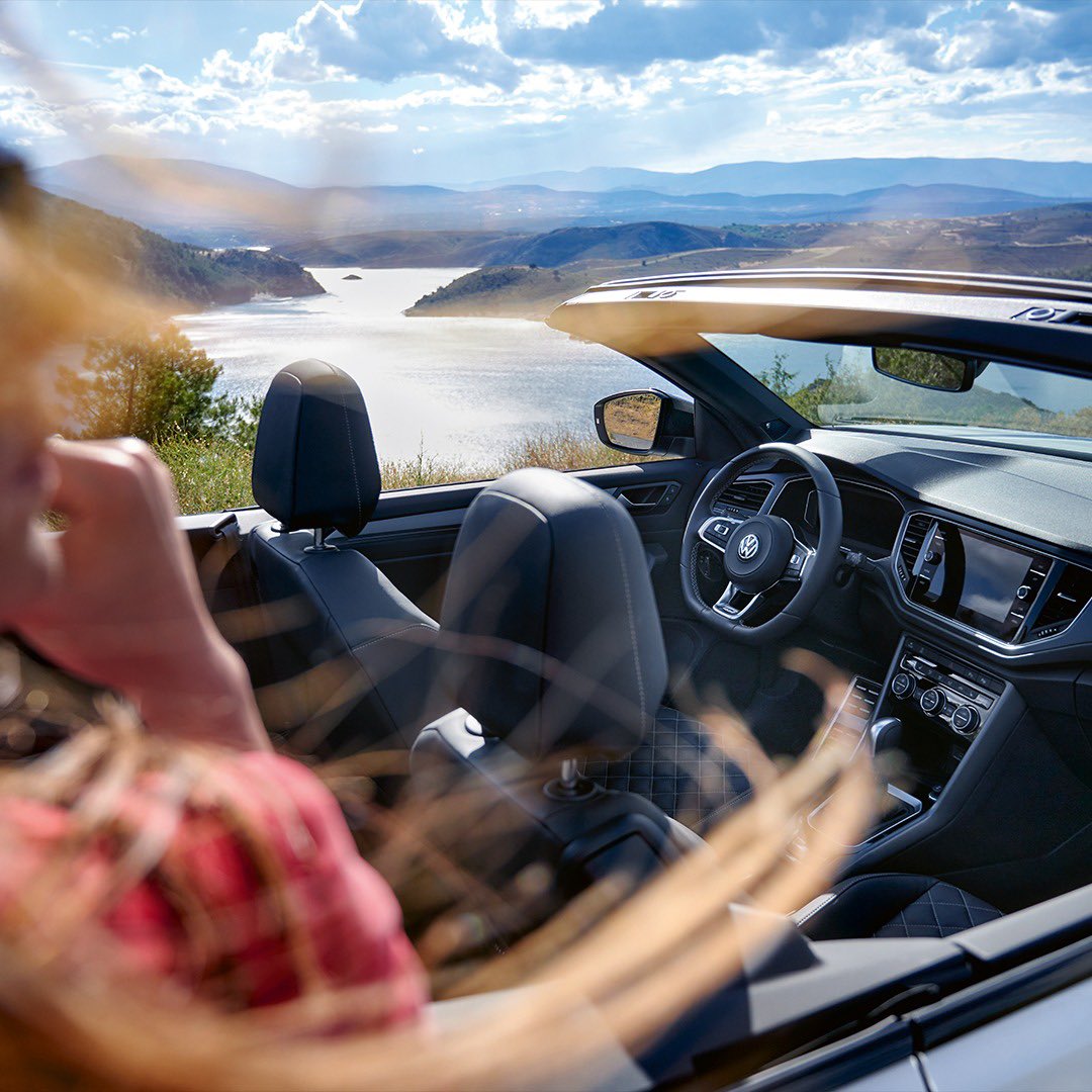 Con el T-Roc Cabrio ya no hace falta bajar la ventanilla para sentir el viento. 
¡Ahora puedes quitar todo el techo! 🤩

vwcanarias.com/es/modelos/t-r…

#VWCanarias #Volkswagen #Canarias #TRocCabriolet #Cabrio #TRoc