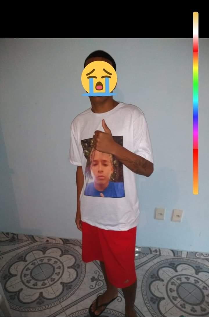 Gb_Dias03's tweet photo. Eh Mão Pd Passa Anos Mas Nunca V Me Esquecer De VC Da Nossa Infância Do Nosso Dia a Dia Hj Vc Completa Um Ano Longe De Mim e Sua Fmlh Isso Corrói Mt Meu Dia a Dia Só Deus Sabe Como e Lidar Com Uma Perca Nunca Será Eqc Eternamente No Meu Coração TE AMO TD VIDA IRMAO😭#LCVIVE🏴🕊️ https://t.co/BwDhSc54zX