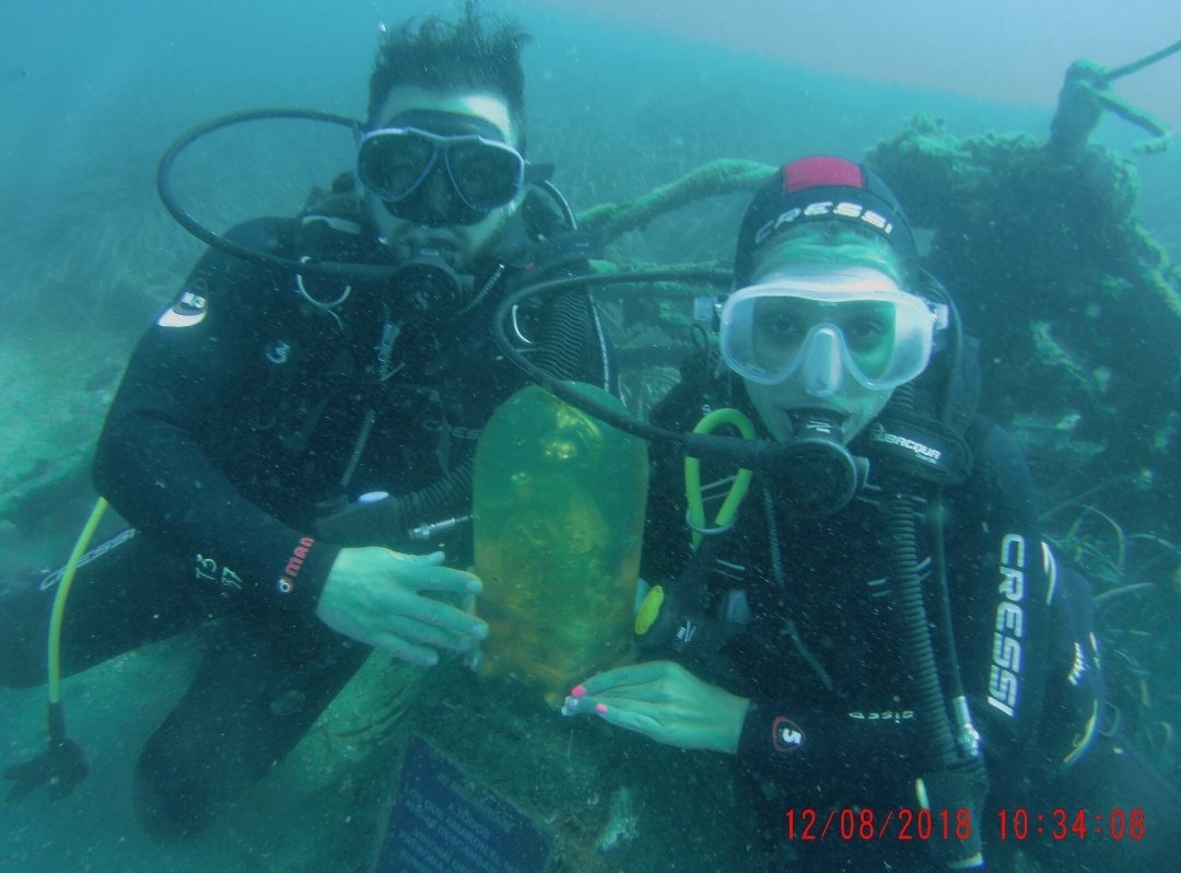 yoly_db's tweet photo. @davidbisbal Siiii🥰🥰 y tuvimos la suerte de hacerlo con tu club de buceo crised!¡ sin duda una experiencia inolvidable que ojalá podamos repetir pronto. A seguir disfrutando de nuestra almeria😘😘 https://t.co/KhI2WplCe7