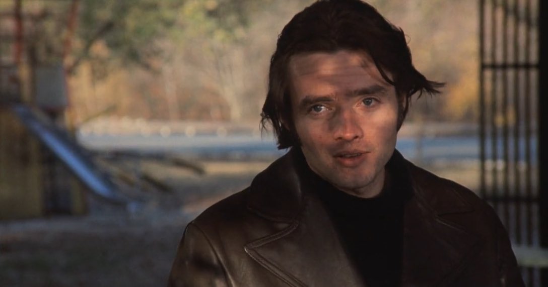 And of course there’s Richard Jordan who nails the role of slick US Treasury agent Dave Foley. He clearly has his own agenda. Is it career advancement? Is he really one of Eddie’s “friends” or is he using him?