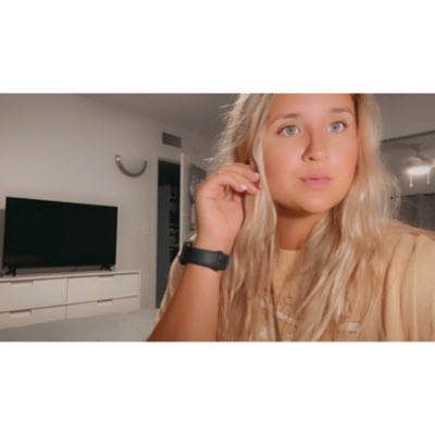 Gretaaa_14's tweet photo. #NewProfilePic https://t.co/mo31xCMe2a