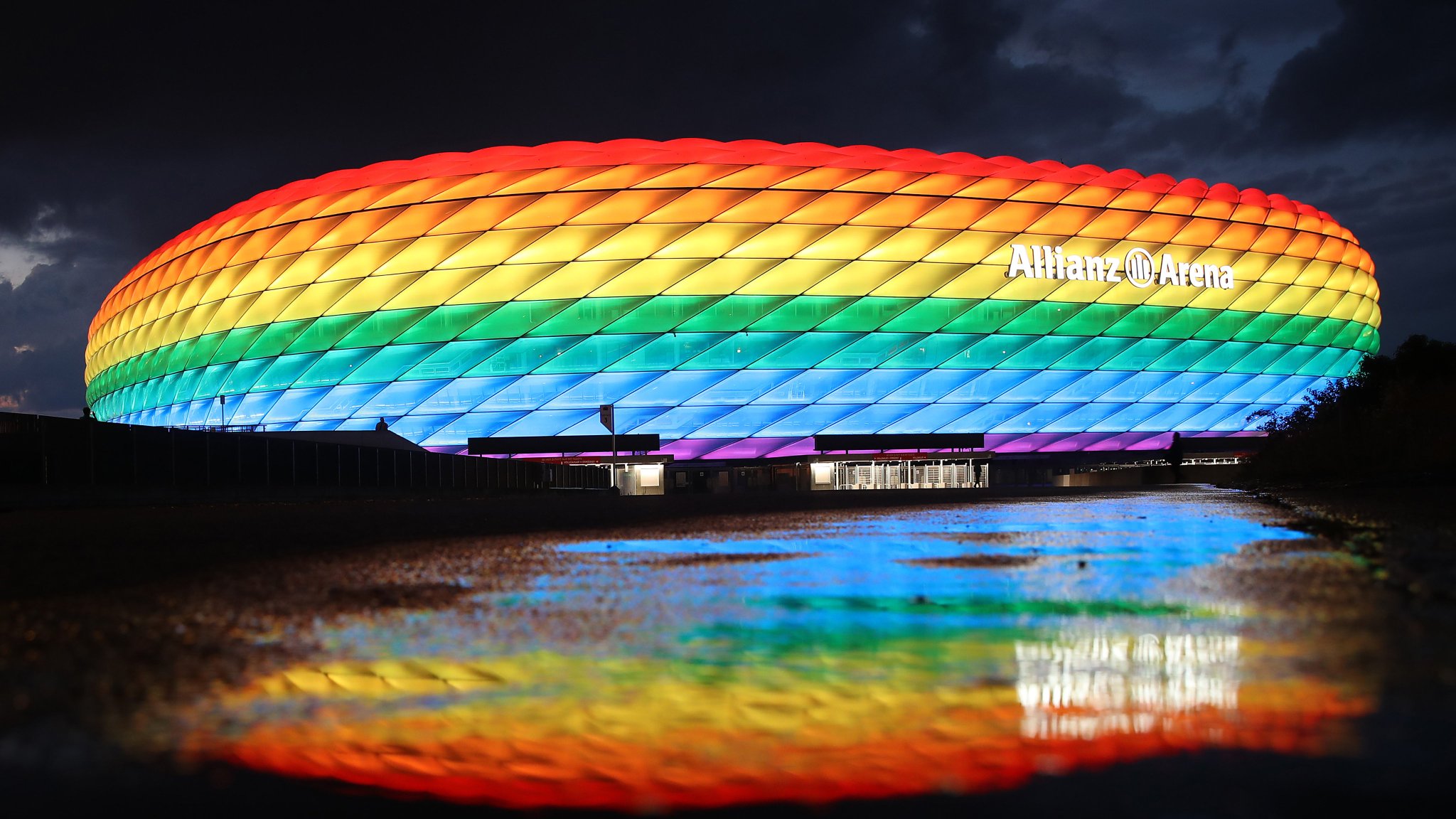 FC Bayern stand for tolerance and openness at Christopher Street Day