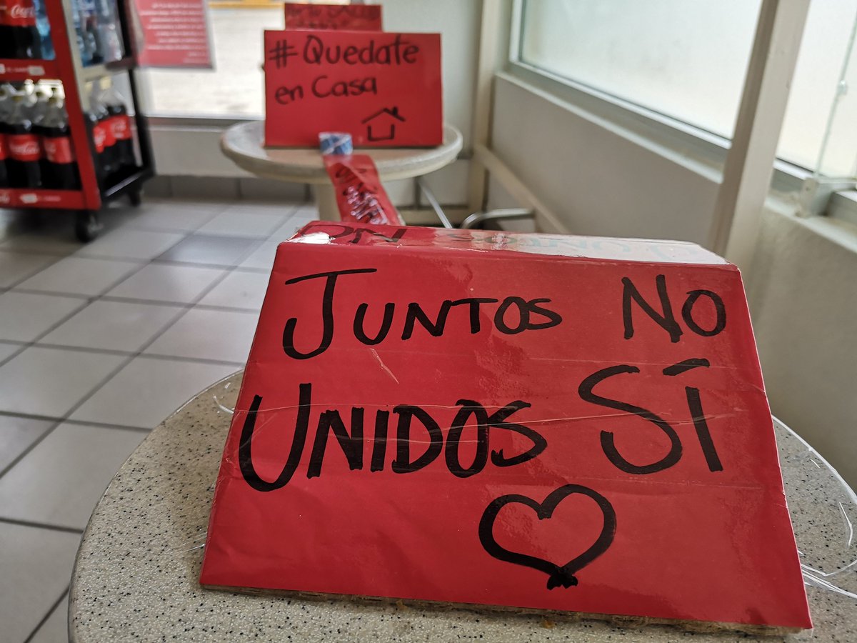 serrano1989's tweet photo. "Juntos no, unidos sí..." Así el mensaje de Oxxo. 
@Tiendas_OXXO 
@OXXO_Escucha 
@LasChoapas https://t.co/NOgPsPu4nK