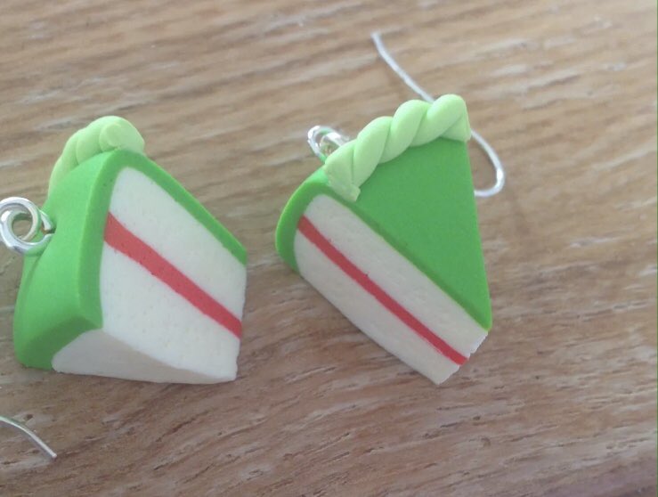 ukearrings's tweet photo. When this post hits 1000 retweets I’ll #Giveaway a random pair of #earrings to a follower  #win #free #retweet #share #followme #follow #ukearrings #freestuff #Competition #WINWIN #Trending https://t.co/eKtJq8QdjQ