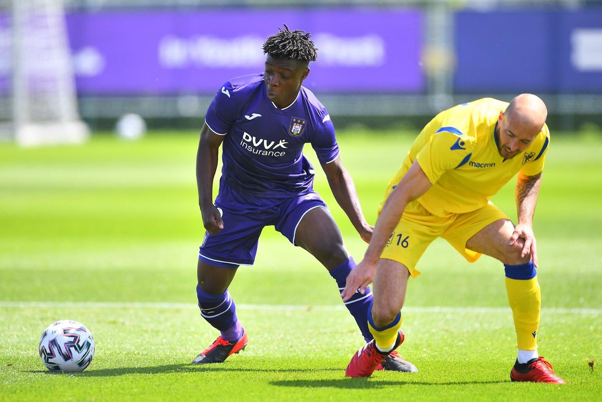 JeremyDoku's tweet photo. Good to be back out on the pitch @rscanderlecht โฝ๏ธโค๏ธ #JD49 https://t.co/XAj7p0osMk