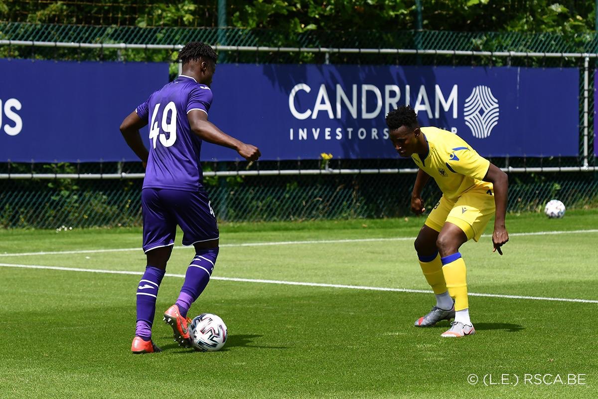 JeremyDoku's tweet photo. Good to be back out on the pitch @rscanderlecht โฝ๏ธโค๏ธ #JD49 https://t.co/XAj7p0osMk