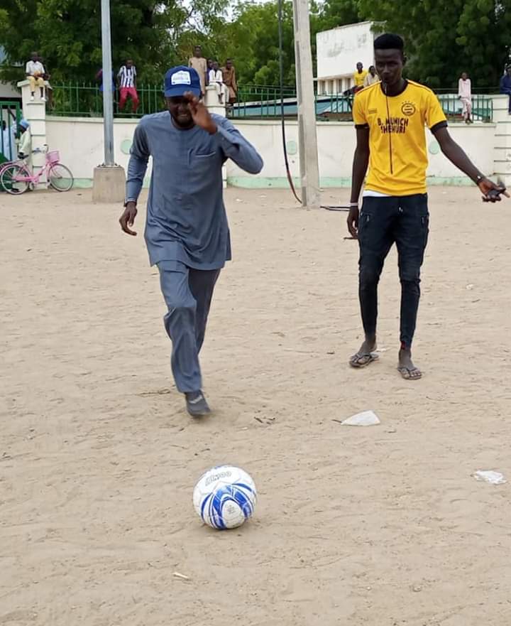JibrinMakinta1's tweet photo. @Habuhk4  unity football tournament ends in Maiduguri

... FC Qatar wins in penalty kicks
#NotAnotherNigerian https://t.co/ERCjHBqabu