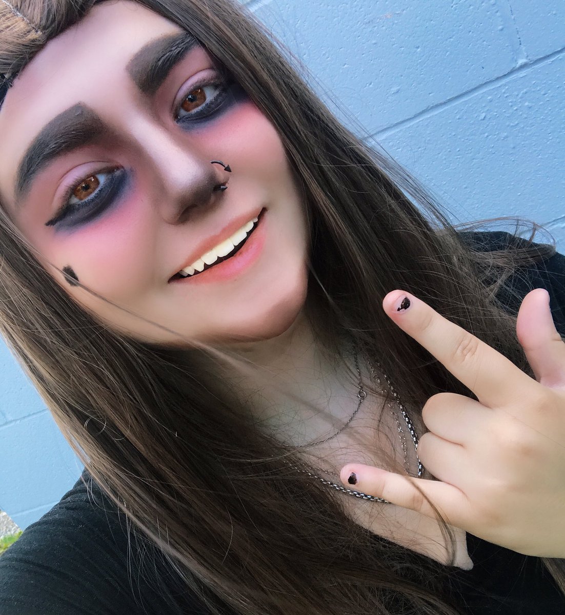 LifeOfCosplay1's tweet photo. Full on Larry cosplay!! Let’s go bois! Again thank you so much @JasmineMccoy21! This was a cosplay I desperately wanted to do and thanks to you I can! Thank you so much again! #SallyFace #LarryFace #SallyFaceCosplay https://t.co/wrOpHzW91n
