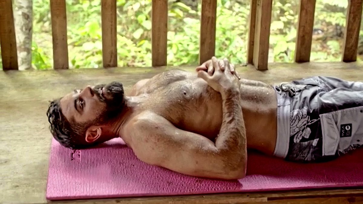 RyanJL's tweet photo. This Zac Efron show on Netflix is very educational #DownToEarth https://t.co/TRDeAy0MFH