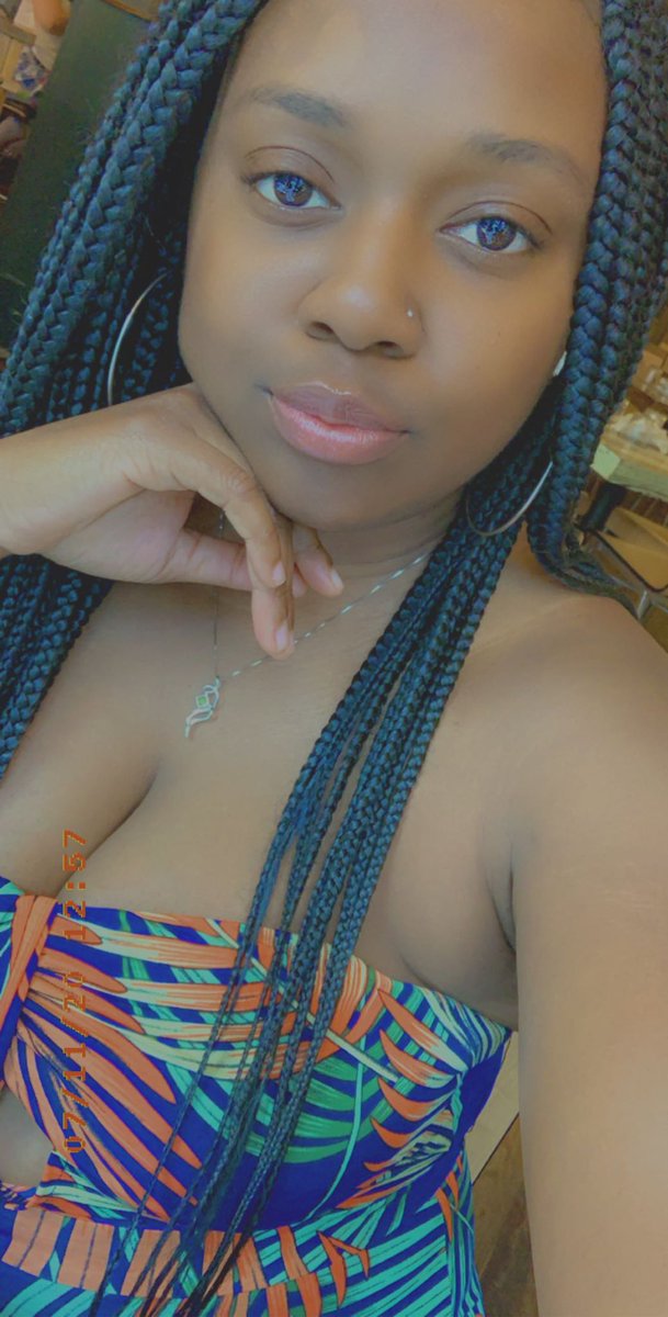 CodeNameLashay's tweet image. Because yall probably don’t remember what I look like 🤣