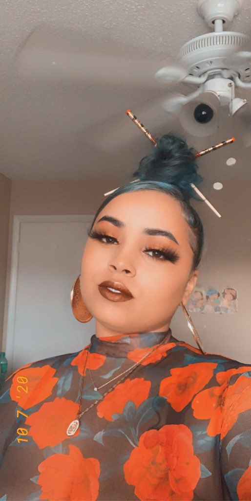 _PrettyHeart's tweet image. A N I M E W O R L D🥀