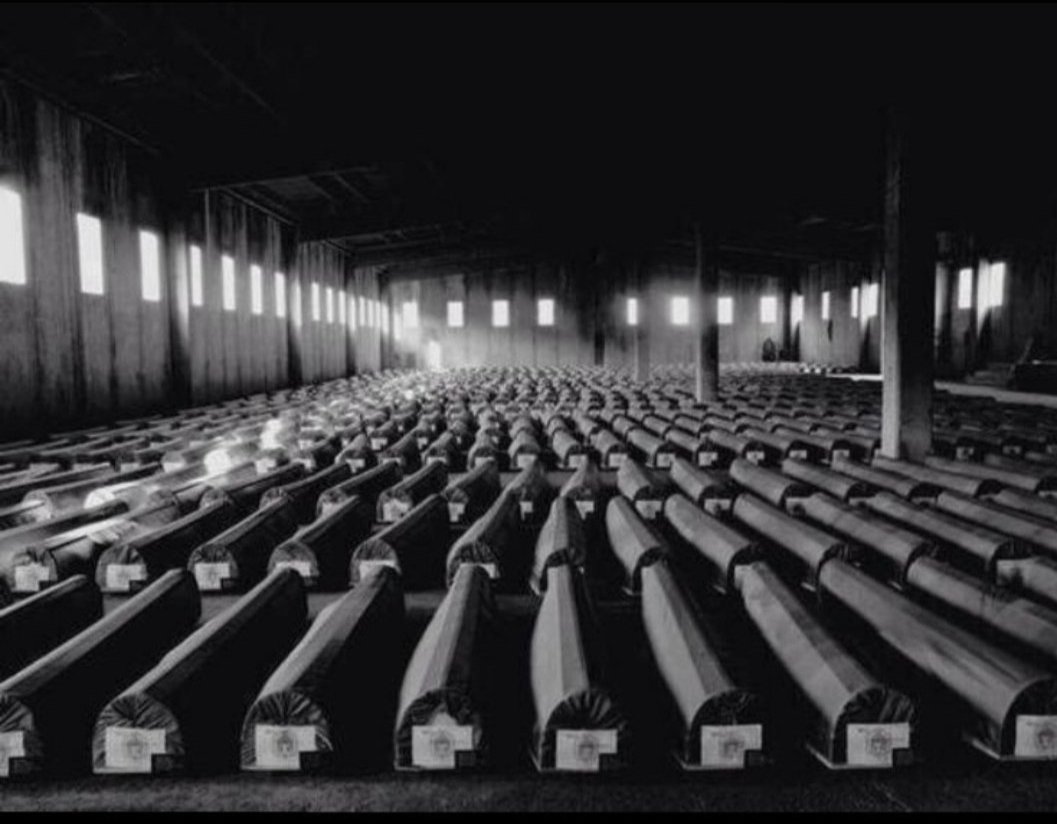 seksen6's tweet photo. Never forget or forgive #Srebrenica #SrebrenitsaKatliamı #Srebrenitsa #Srebrenitsa25Yıl https://t.co/ZmqruSYfn9