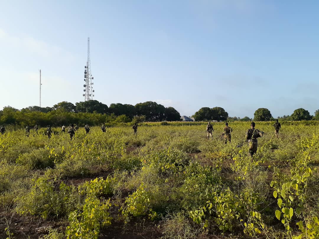 SNAForce's tweet photo. Ciidanka Xoogga Dalka #Soomaaliyeed waxeey kordhiyeen howlgalada qorsheysan ee lagu baacsanayo maleeshiyaadka #alshabaab  ciidanka ayaa maanta gudaha ugalay degaanka mubaarak ee gobolka #shabeelada hoose iyadoo wadooyinka kasoo saareen miinooyin @RadioSna https://t.co/3p6J8xgwam