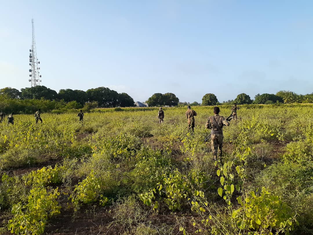 SNAForce's tweet photo. Ciidanka Xoogga Dalka #Soomaaliyeed waxeey kordhiyeen howlgalada qorsheysan ee lagu baacsanayo maleeshiyaadka #alshabaab  ciidanka ayaa maanta gudaha ugalay degaanka mubaarak ee gobolka #shabeelada hoose iyadoo wadooyinka kasoo saareen miinooyin @RadioSna https://t.co/3p6J8xgwam