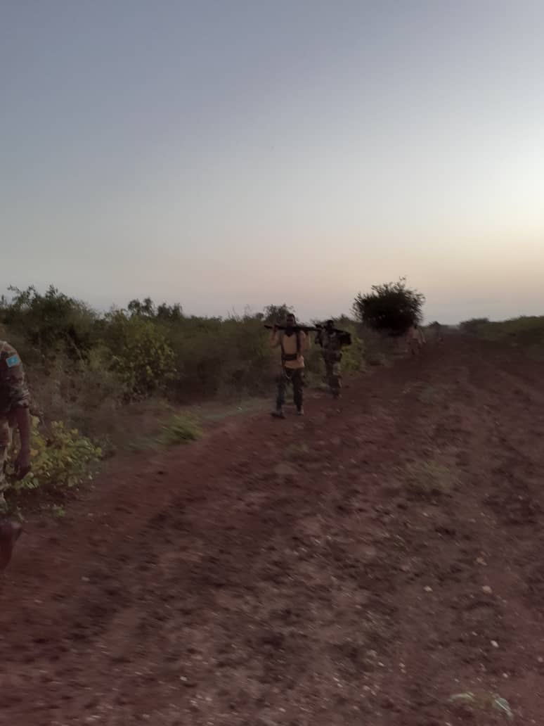 SNAForce's tweet photo. Ciidanka Xoogga Dalka #Soomaaliyeed waxeey kordhiyeen howlgalada qorsheysan ee lagu baacsanayo maleeshiyaadka #alshabaab  ciidanka ayaa maanta gudaha ugalay degaanka mubaarak ee gobolka #shabeelada hoose iyadoo wadooyinka kasoo saareen miinooyin @RadioSna https://t.co/3p6J8xgwam