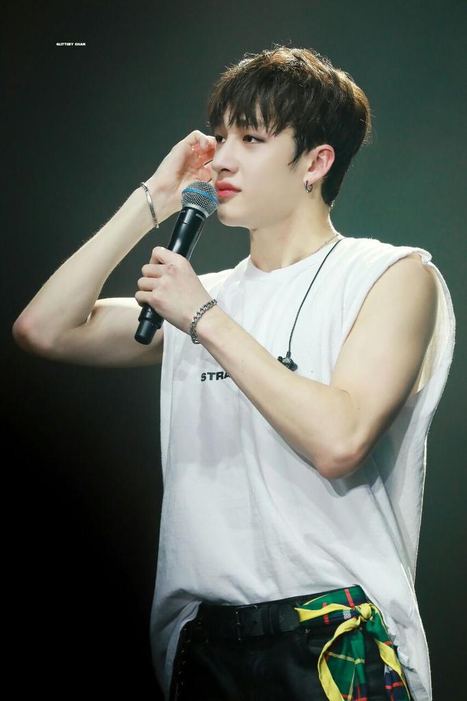 Chan_Bodyguard's tweet photo. نبینم بغضتو مرد 🙃تو بغض کنی دیگه من به کی تکیه کنم 🙃💔
#INTrotKing
@Stray_Kids https://t.co/5ofnJgyBPx