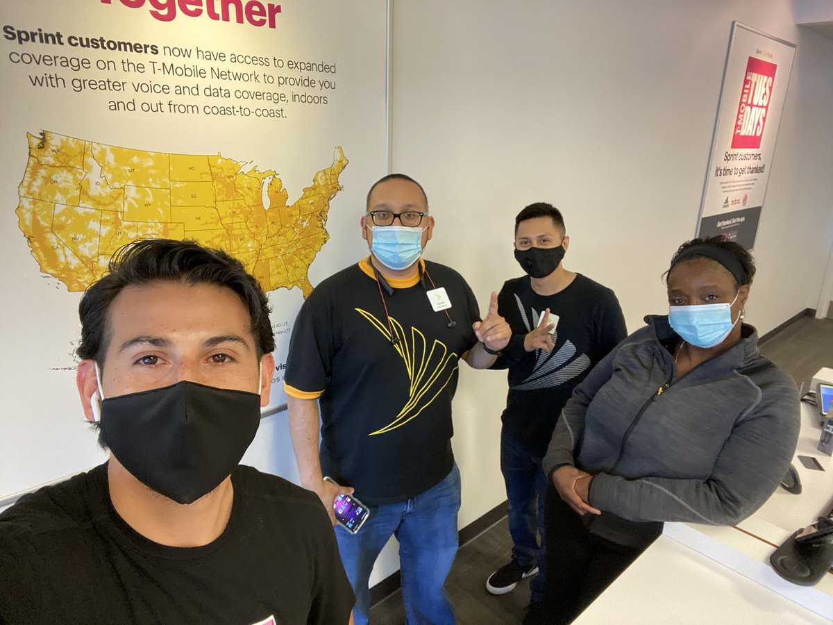 Awesome visit w/ <a href="/hec_79/">Hector Delgado</a> and the Roscoe Village Sprint team!!! Keep up the good work 🤙🏻