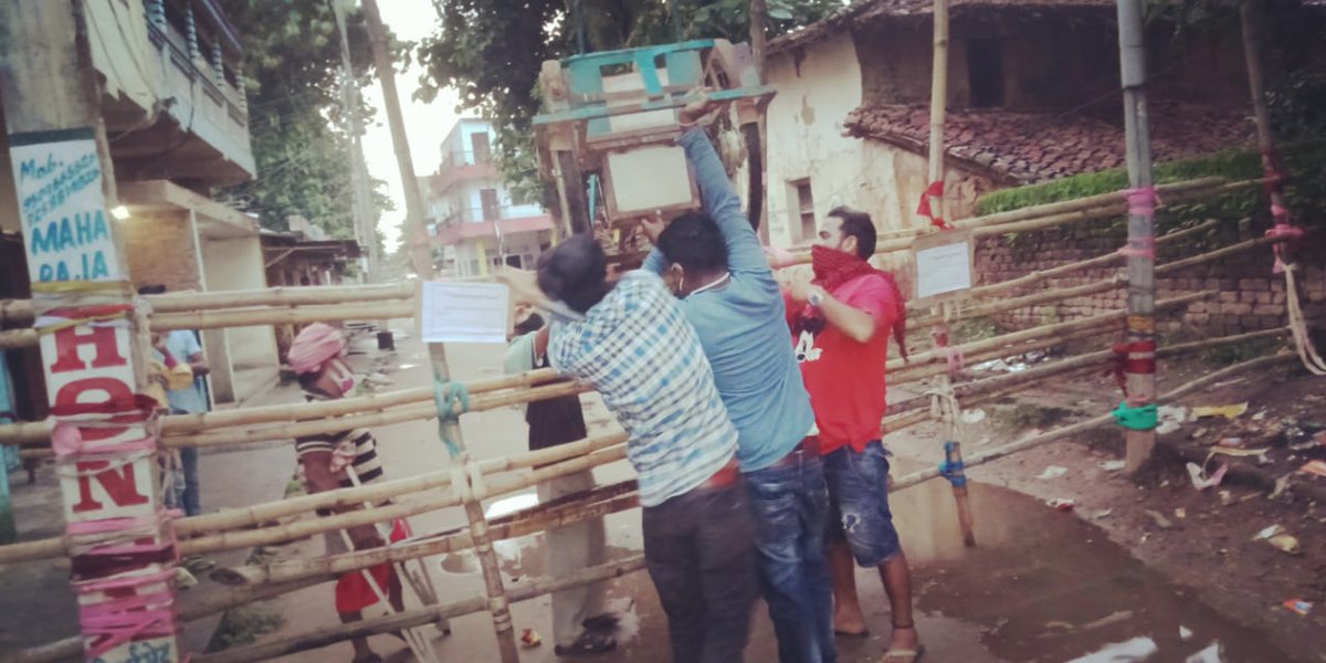 MBadlao's tweet photo. हरिंदर (Harry) भैया की ट्राइसाइकिल कंटेंटमेंट ज़ोन के बाहर बारिश की वजह से खराब होने की कगार पर थी, उसे मिशन बदलाव के सदस्य दिवाकर सिंह, अमर केशरी, अभिषेक केशरी, ऋषव बजाज, मणिकांत भगत, गौरव गुंजन के द्वारा उनका वाहन सही सलामत दिया गया, जब से कंटेंटमेंट ज़ोन सिल किया गया है।
1/2 https://t.co/ObQgQinrEM