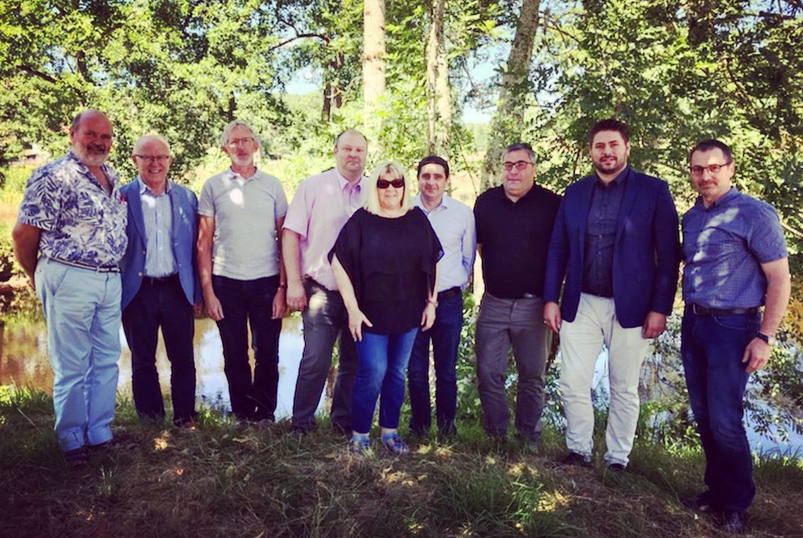anthonyleroy63's tweet photo. ✅Communauté de Communes #ChavanonCombraillesVolcans 

👉🏻Élu 2ème #VicePrésident ce matin lors du conseil communautaire d’installation. Je m’impliquerai durant ce #mandat à travailler dans l’intérêt communautaire des 36 communes de notre #territoire des #Combrailles ! https://t.co/n2xVGD9P25