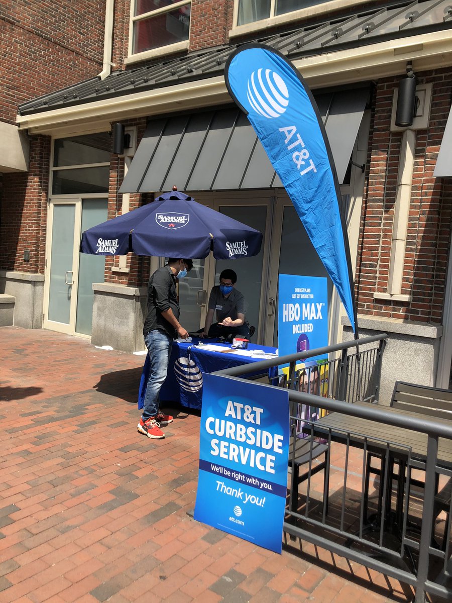 Switch over Saturday in full effect at CambridgeSide!! #OurNE #SoS <a href="/pierre_huguens/">Huguens Pierre-Charles</a> <a href="/LawVulakh/">Lawrence Vulakh</a> <a href="/JonTDeJesus/">Jonathan DeJesus</a> <a href="/pnixnix/">Peter Nixon</a> <a href="/keroninc/">Keron Incarnato</a>