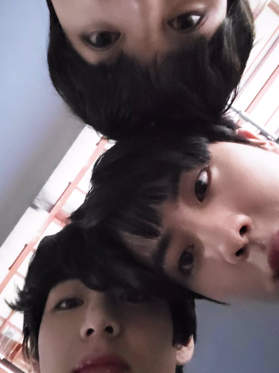 21 April 2020 (Weverse by Taehyung)