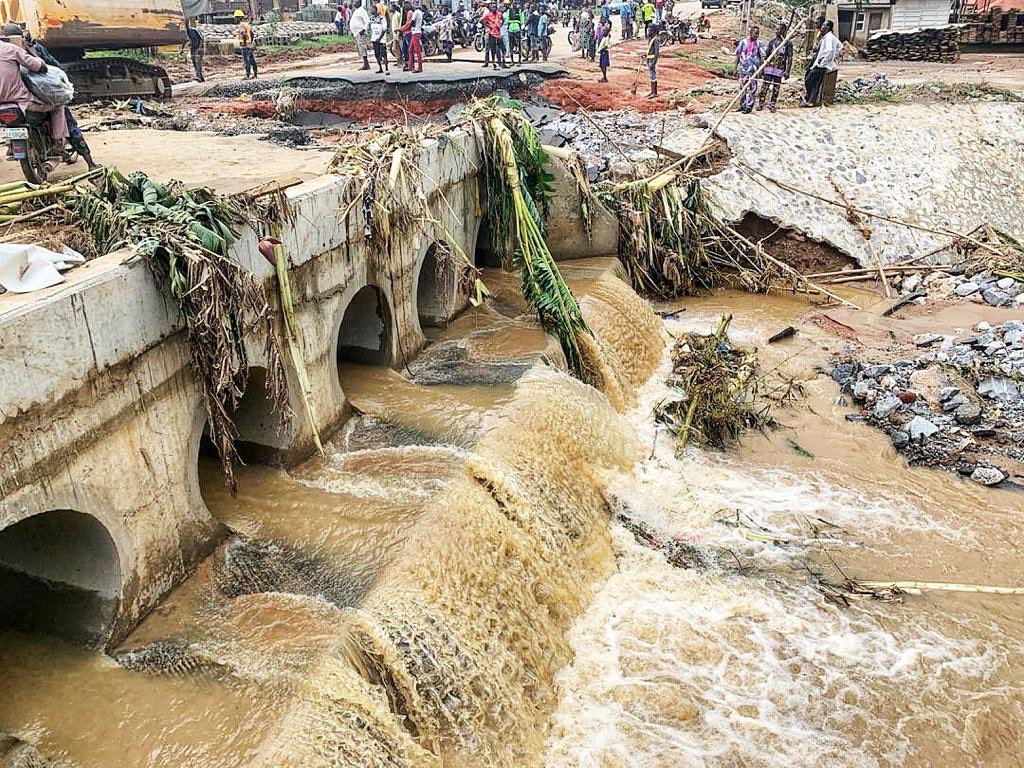 OGSG_Official's tweet photo. Panseke-Adigbe Road Project Now to Extend to Opako Bridge.

*Govt to construct drainage, as bridge not destroyed by flood https://t.co/CfUoTxCx4Y