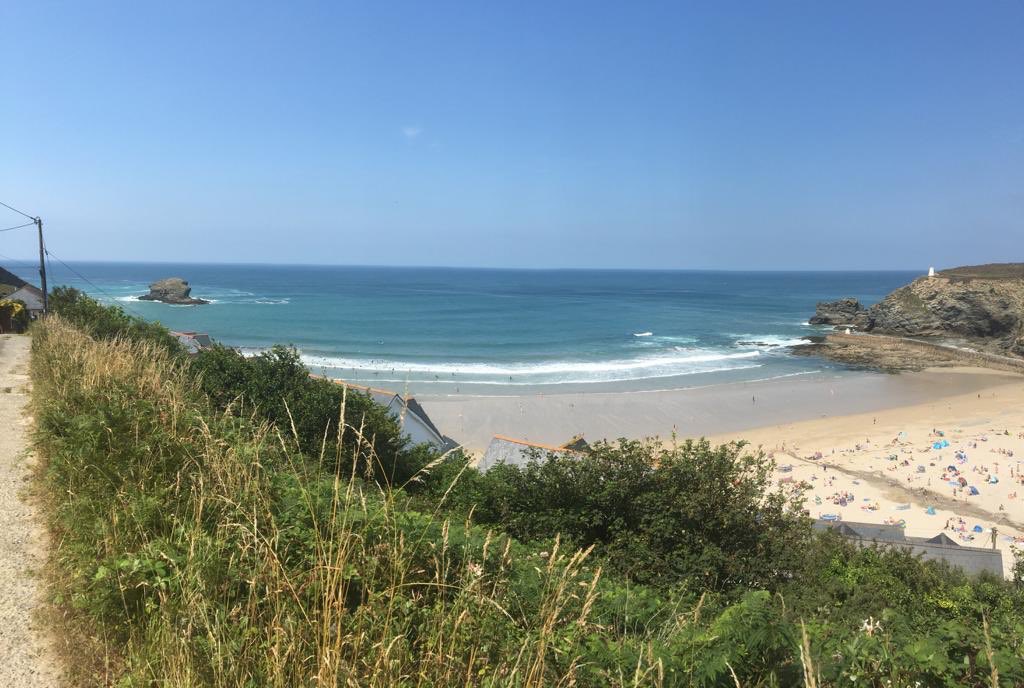 theSeahousePort's tweet photo. Happy holidays to all Seahouse guests - let’s enjoy this 2020 summer!😎🌞🏖

Still some September availability @CornwallPure
https://t.co/UrSv04qE0M

 #keepsafe #cornwall https://t.co/opdafOYy51