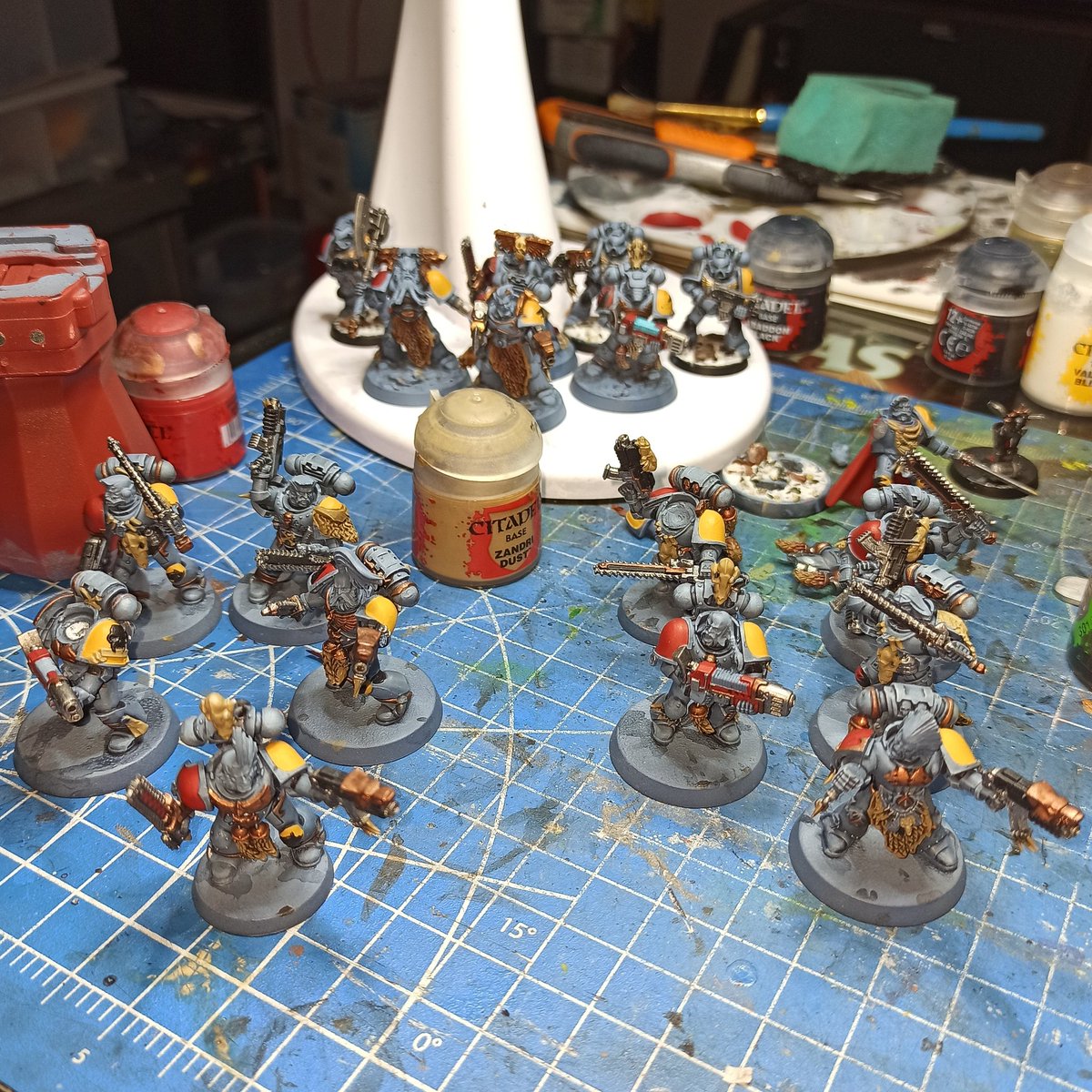 BlackBunik's tweet photo. It is weekend is time to PAINT MOAR MINIS!
#paintingwarhammer #paintingminiatures #spacewolves #spacemarines #greyhunters #warhammercommunity
https://t.co/krHC5jSQkI https://t.co/A0QBhsts8P