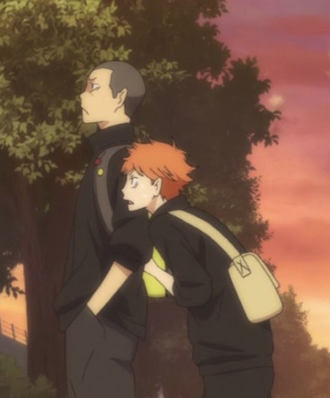 Also, look at Hinata hiding behind Tanaka's back whenever he gets scared. He knows that Tanaka will protect him and attack so he did. Even he knows that Tanaka is a great senpai and you cannot disagree with this.