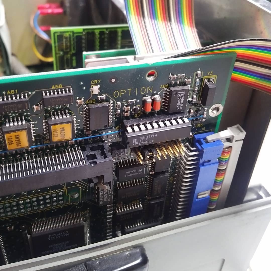 tamhanna's tweet image. The #dipchip in the #icsocket is the #softwareoption #GAL for this #LeCroy #93xx #oscilloscope. If you need more options on your #oscilloscopes, join the #ownersguild - we can get you #gatearray data for most #68k and #powerpc based…

📸 instagram.com/p/CCgjYpHjJQl/