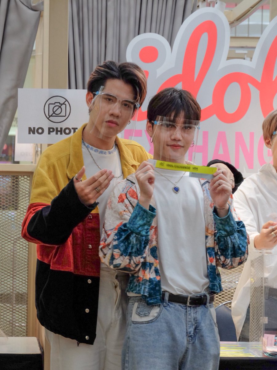 ScorpioArtist's tweet photo. 📍คิงตอง ต้องมาแล้วปะ แม่ต่อเรือรอเลย

#u_lit #idolexchange #u_litxIdolExachange https://t.co/nrhTzIB7ul