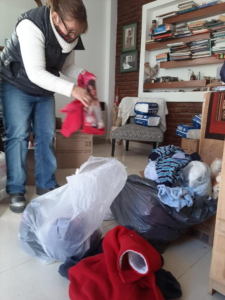 fudeso2's tweet photo. La solidaridad diaria de lxs voluntarixs de Fudeso recorriendo los barrios , gracias #Mati #Fudeso #MP https://t.co/EbObXZnuzn
