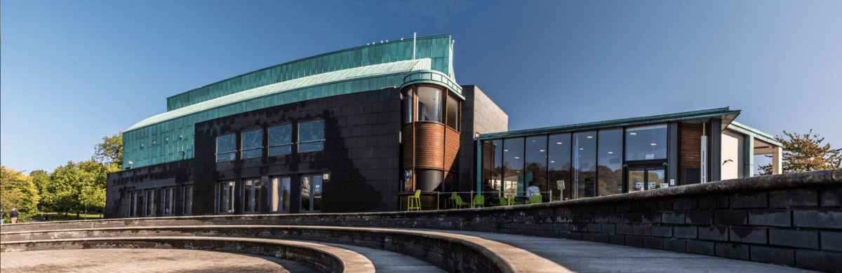 4Platform's tweet photo. The fantastic @LakesideArts is the @UniofNottingham’s public arts programme, enriching the lives of #Nottingham and Nottinghamshire communities! 

You can stay #InWithLakeside and watch the world premiere of #InvisibleMusic on their website next week! 🎬

https://t.co/lr8Yel1zcv https://t.co/HpOyPE9W4k