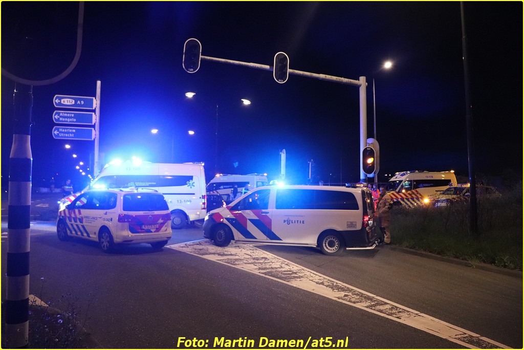 Vier gewonden bij verkeersongeval Gooiseweg Karspeldreef Amsterdam ..