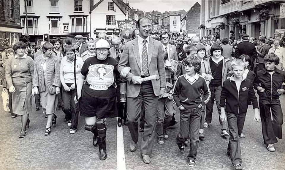 RuthCoppingerSP's tweet photo. RIP Jack Charlton - thanks for the memories.
And for supporting the miners, opposing fascism/ racism and not forgetting your working class roots. #jackcharlton #jackiesarmy https://t.co/p5ajC7n8OQ