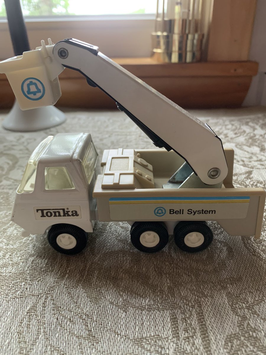 KristineHackman's tweet photo. You know youโre a #telecomnerd when this is your impulse purchase at the antique store..... #mabell #wireline #telecomhistory https://t.co/2eNr8j8gUK