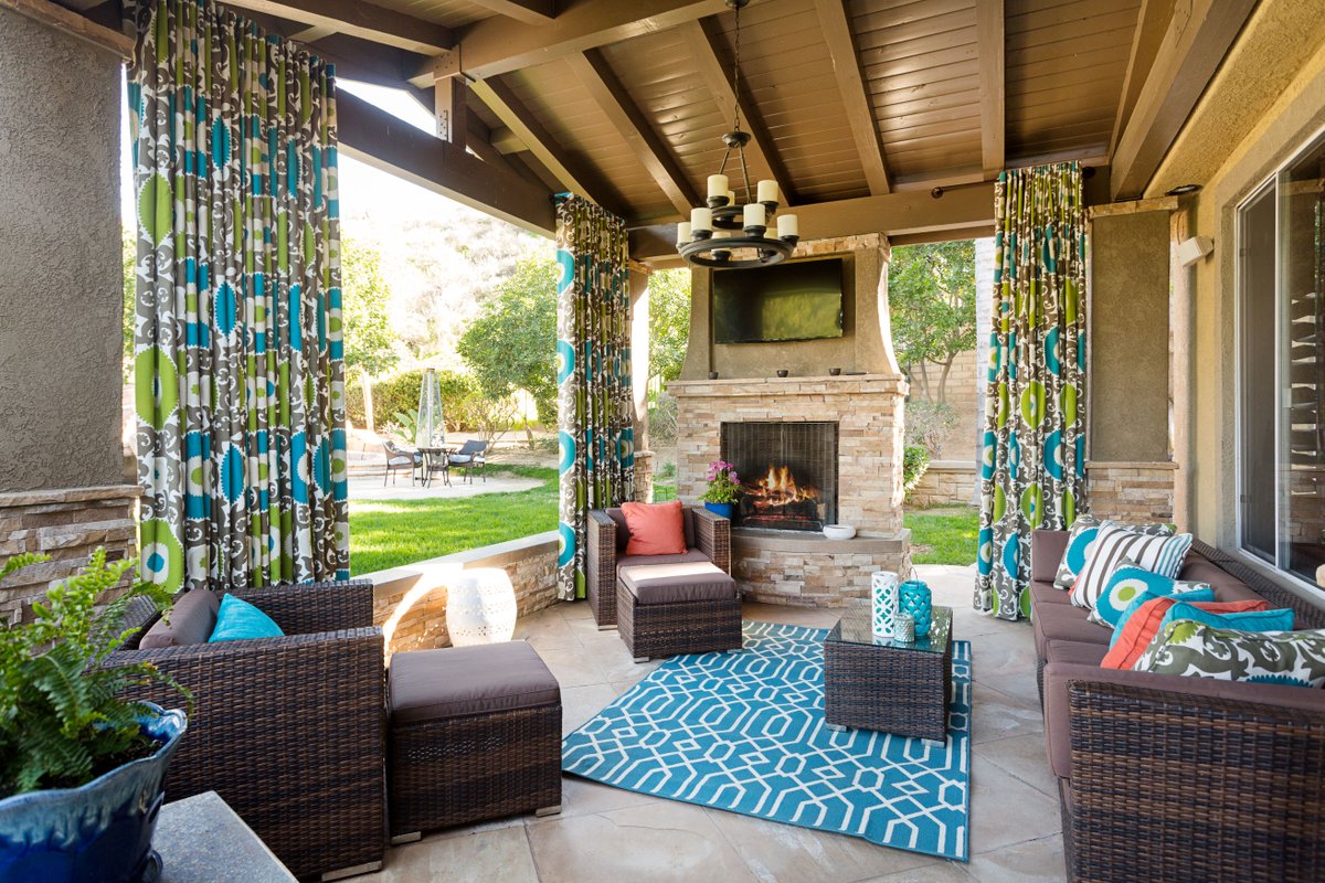 BudgetBlinds's tweet photo. Sit back and relax all summer long in this personalized outdoor living space.  Give Budget Blinds a call at (866) 930-1387 to see how we can transform any space in your home! Learn more >>> https://t.co/iI01Jhkib5 https://t.co/TKVo2OqygJ