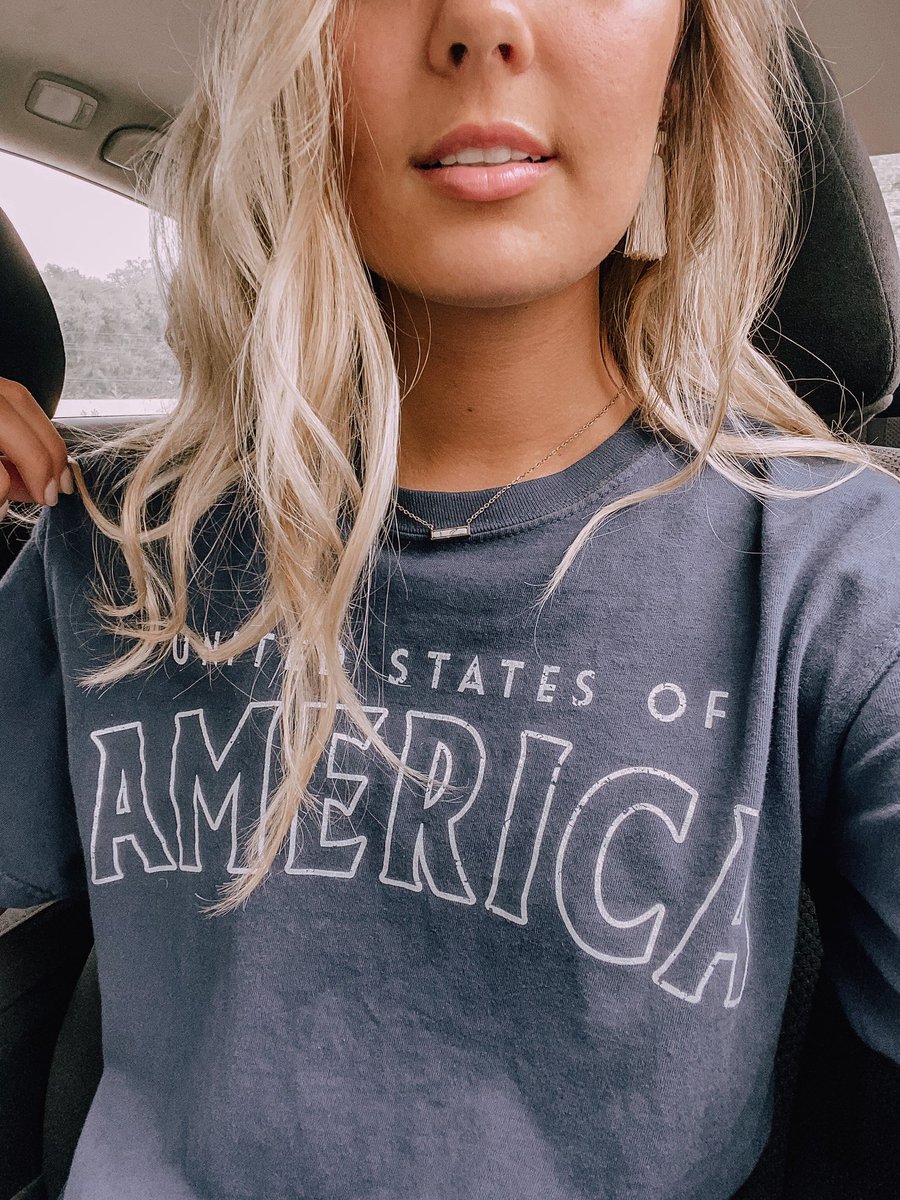 abbyymcgill's tweet photo. #TRUMP2020 loving this new shirt https://t.co/3B3YDHJ1c7