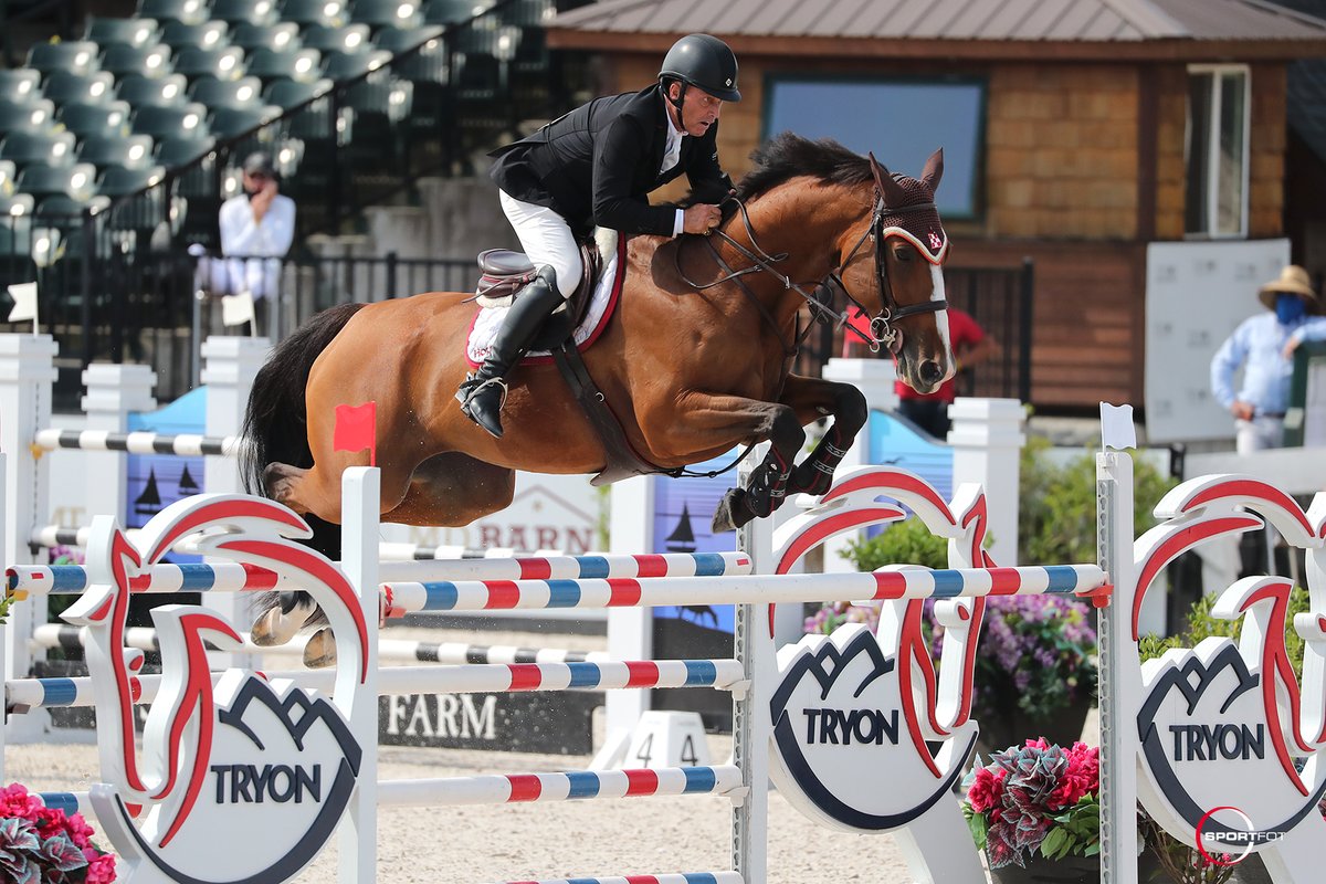 bestjumpingmed's tweet photo. Todd Minikus and Amex Z Slice Their Way to a $37,000 Horseware Ireland Welcome Stake CSI 2* Win. https://t.co/Ij04akfGsP #BestJumpingMedia #USA๐บ๐ธ๐บ๐ธ๐บ๐ธ #NorthCarolina #MillSpring #tryon #TIEC @TryonResort #showjumping @Horseware @ToddMinikusLtd #horse #jumping #equestrian #rider https://t.co/6LTvy2TiHX