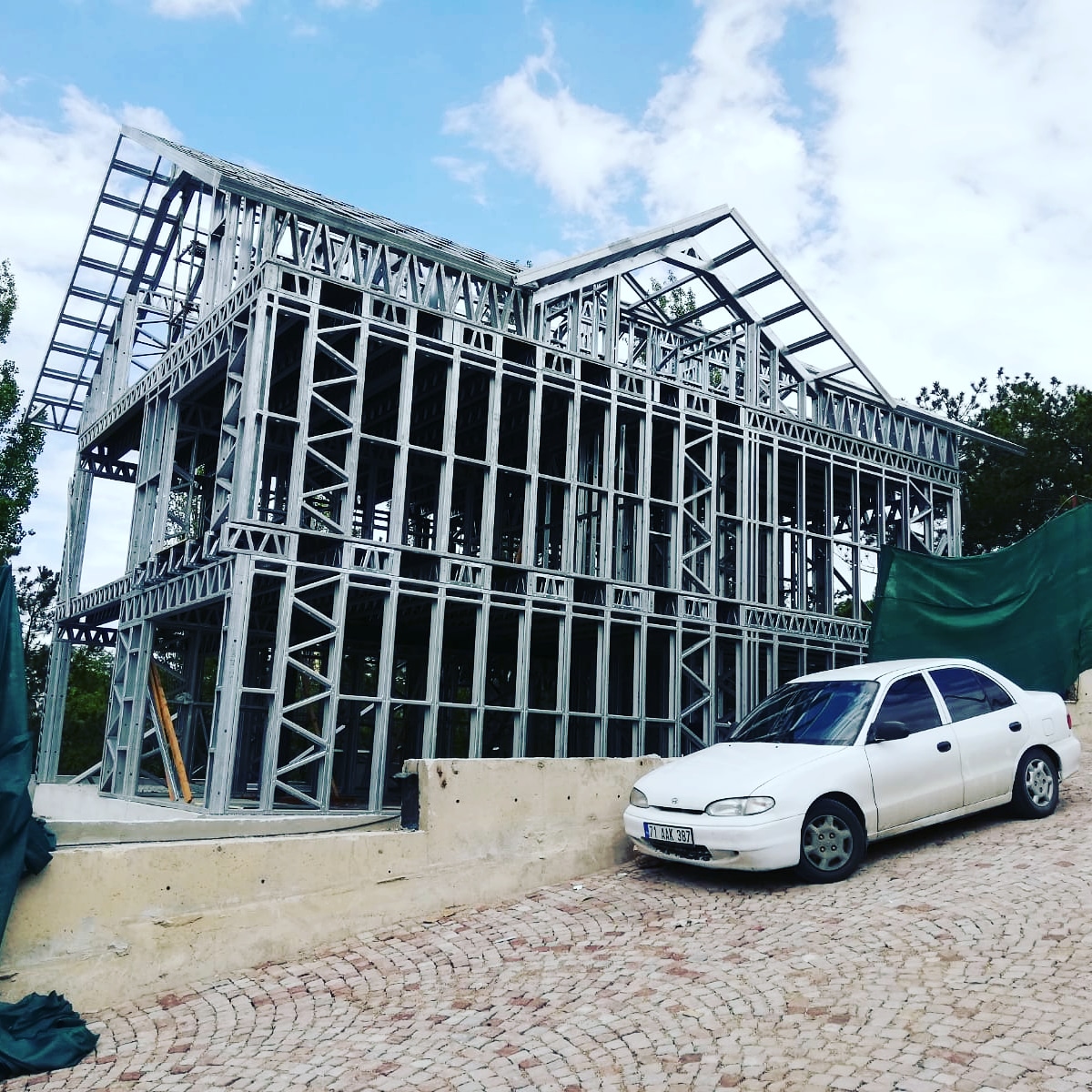BurakAkkocoglu's tweet photo. HAFTANIN ÜRETİMLERİNDEN BİR PROJE.
HAFİF ÇELİKTE 3 KAT
HAFİF ÇELİK DANIŞMA HATTI +90 532 413 18 68
#hafifcelik #prefabrik #müstakilev https://t.co/6qPJZT1A2d