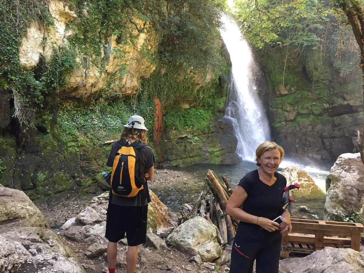 Molisetrekking's tweet photo. Un viaggio a piedi in semiautonomia per scoprirlo il Molise dal Veneto.
Buoni passi “solitari” da domani!
E domani si parte con un altro gruppo per una settimana sul Matese! https://t.co/gNpYdB0qTR