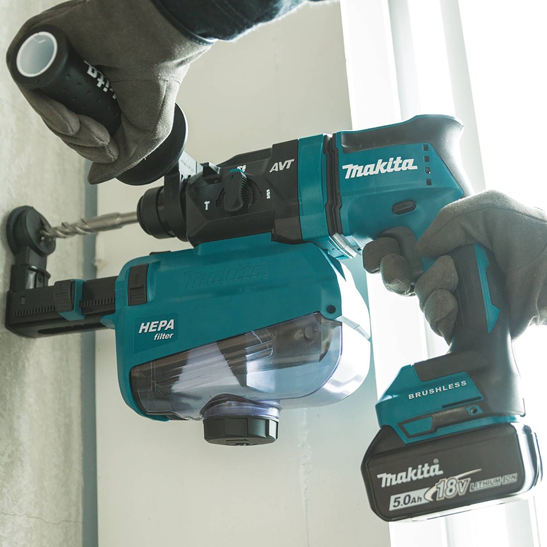 MakitaTools's tweet photo. Makita offers several LXT Cordless Rotary Hammers ideal for a range of trades. These feature Anti-Vibration Technology (AVTยฎ) for reduced vibration.
#makitausa #makitatools #lxtadvantage #rotaryhammers #construction #concrete #utilityworker #roadconstruction #bridgeconstruction https://t.co/AKHagSefHu