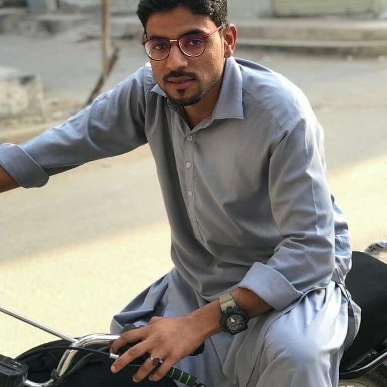 ZB573406's tweet photo. اے چونیں بِنا ءِ بے مهراں بندات کتگ 
نازاکیں منی همبراه اں بران انت یک یک ءَ 

کازی 
#ReleaseQayyumBaloch 
#ReleaseShabeerBaloch
#ReleaseZahidBaloch
#ReleaseZakirMajeed
#SaveBalochMissingPersons https://t.co/7OLgZ6URu7