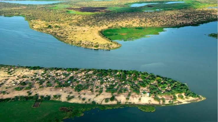 5. Bauchi: The Yankari Game Reserve.6. Bayelsa: Oxbow Lake.7. Benue: Ikyogen Hills.8. Borno: Lake Chad/Lake Chad Game Sanctuary