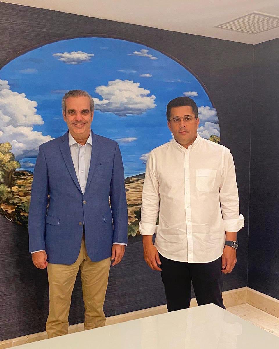 DavidColladoM's tweet photo. En el día de hoy recibí en mi casa la grata visita del presidente electo @luisabinader. Conversamos de diversos temas de interés nacional y de las soluciones que están esperando todos los dominicanos. https://t.co/ApVjQI9MKW