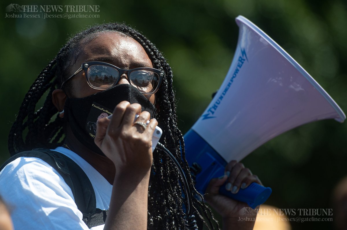 #Photos from yesterday: Hundreds march through south #Tacoma for #MannyEllis

thenewstribune.com/news/article24…