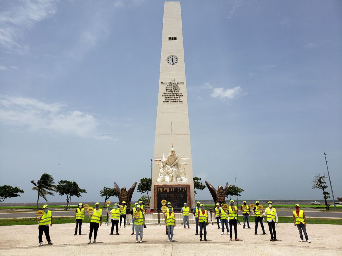 Agradezco y reconozco el trabajo comprometido de mis compañeros de gorras y chalecos amarillos, que reparten despensas casa por casa y recuerdan a los Quintanarroenses que debemos crear hábitos para convivir con #coronavirus #Covid_19 y no contagiarnos. #JuntosSaldremosAdelante