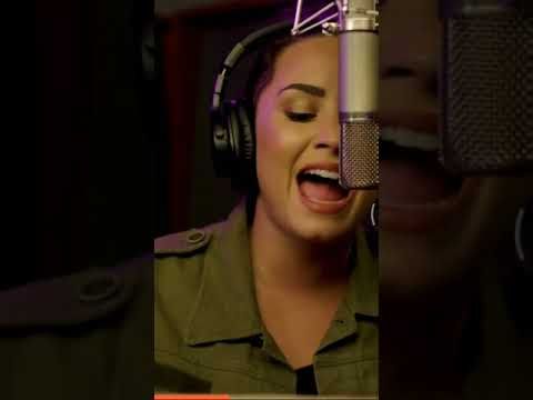 "She did it maybe perfectly after the second pass". -  @OakwudDemi recorded the vocals for "Sorry Not Sorry" (and more songs for her last album) with the microphone Braumer VM1 (5.198€). 